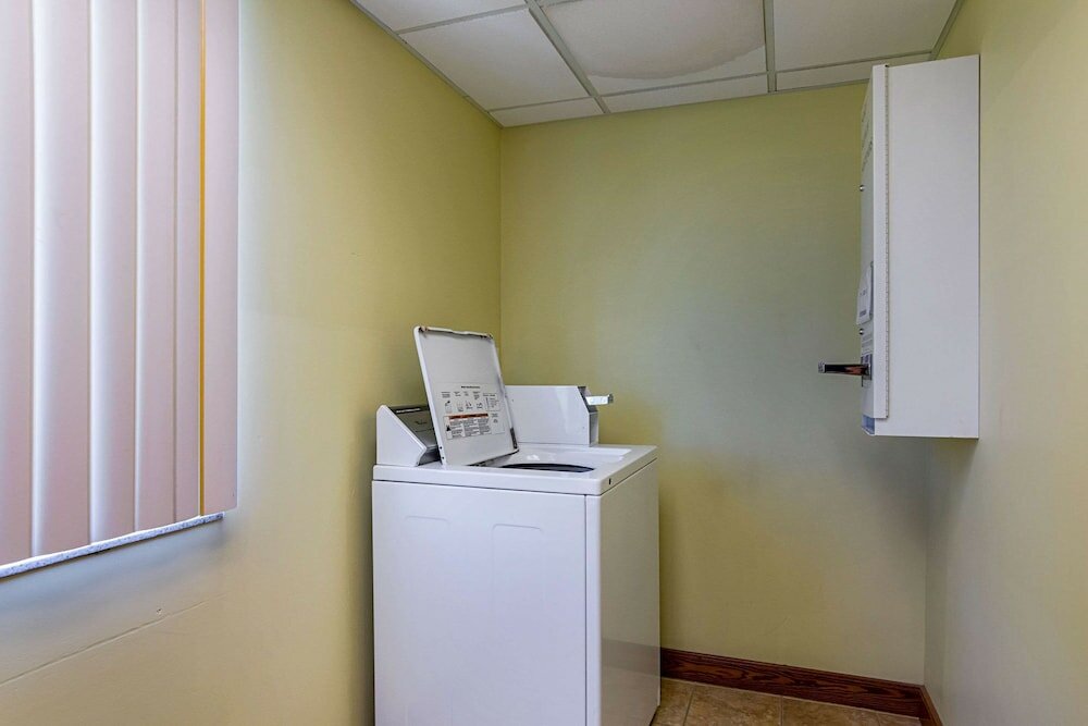 Фото Econo Lodge Inn & Suites Pritchard Road North Little Rock