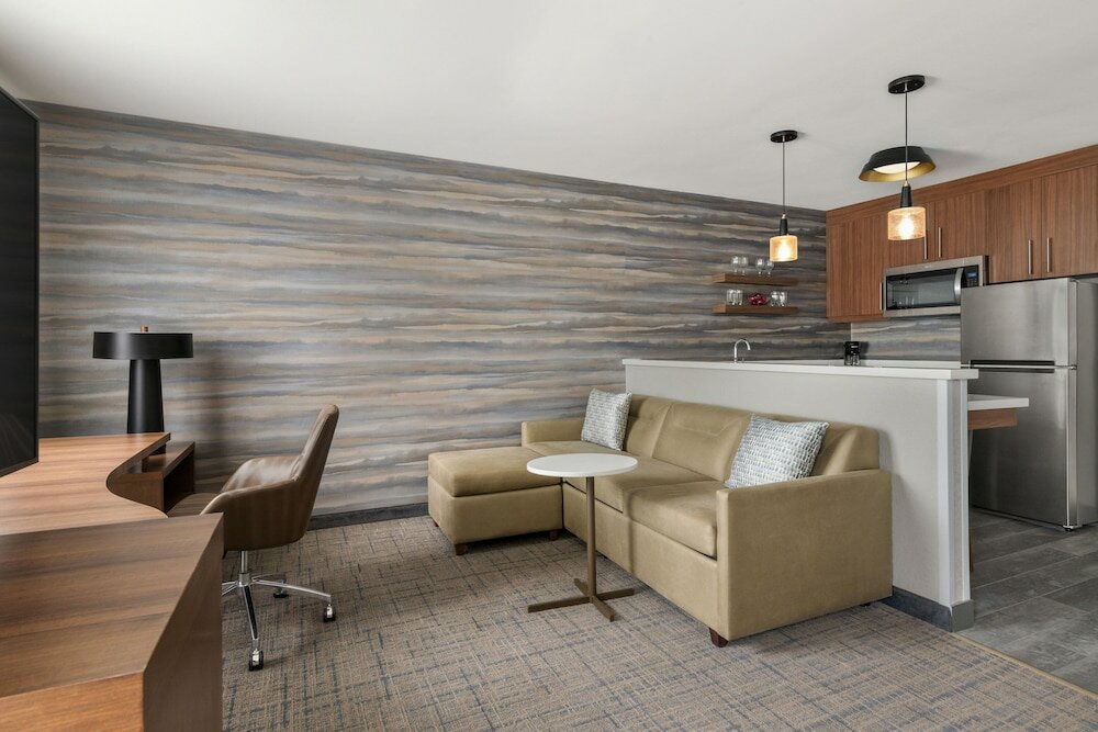 Фото Quality Suites Laval