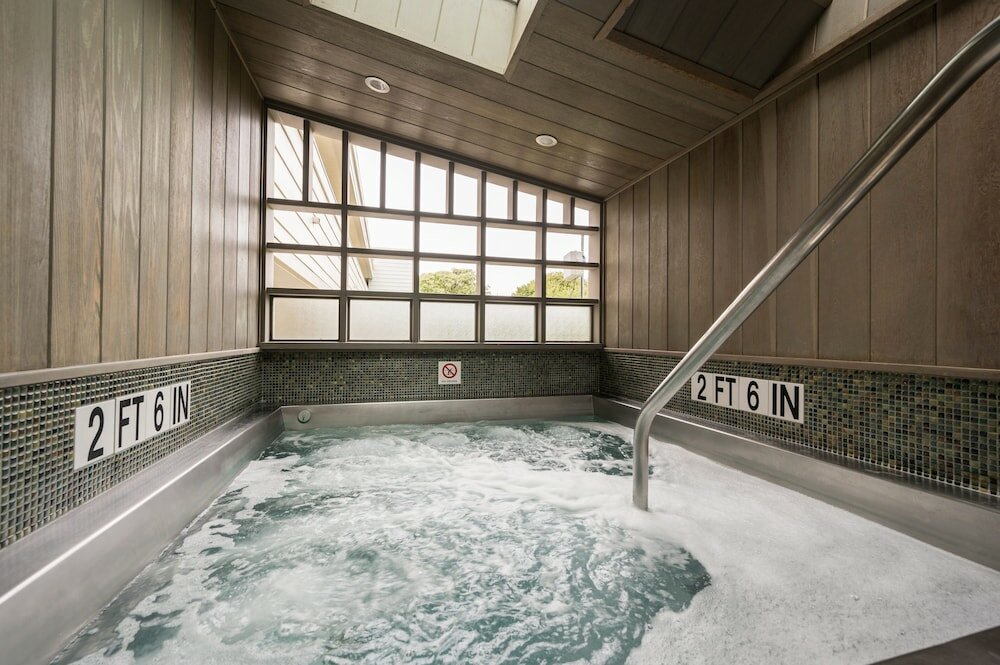 Фото 456 Embarcadero Inn & Suites