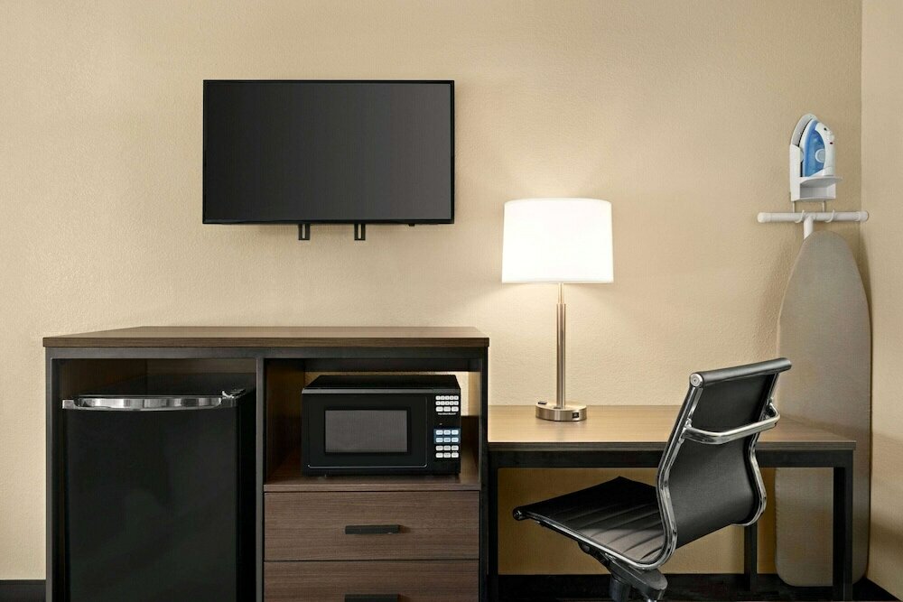 Фото Super 8 by Wyndham Gulfport Biloxi Airport