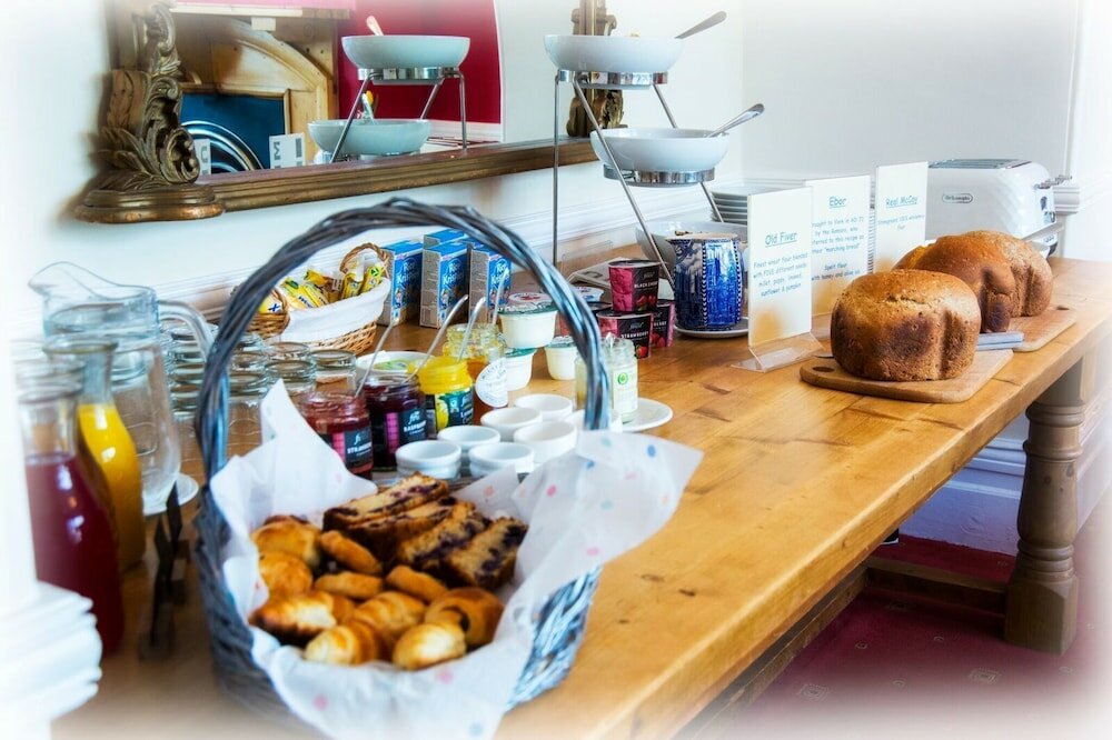 Фото St Raphael Guest House