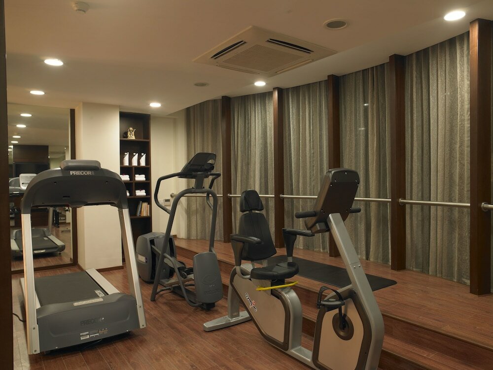 Фото BluPetal - A Business Hotel