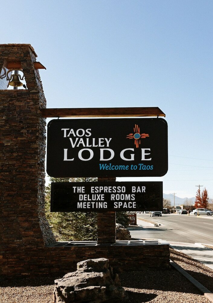 Фото Taos Valley Lodge