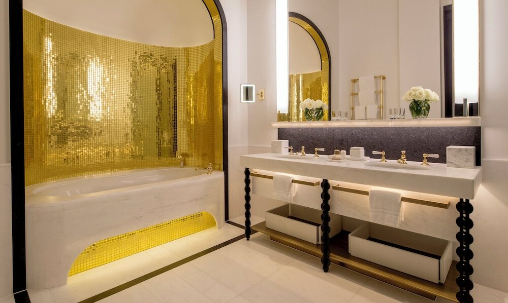 Фото Four Seasons Hotel London at Ten Trinity Square