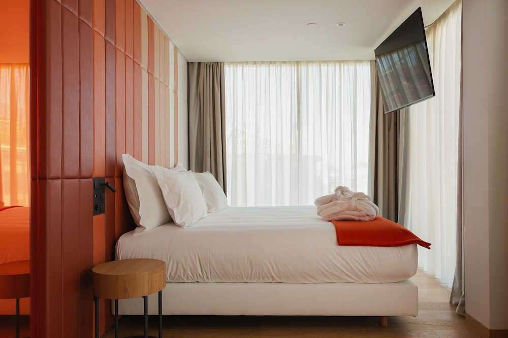 Фото Lumen Hotel & The Lisbon Light Show