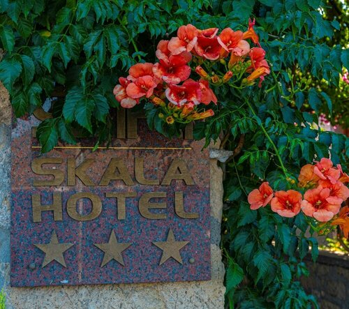 Внешний вид отеля Skala Hotel в Ска́ле, фото 4