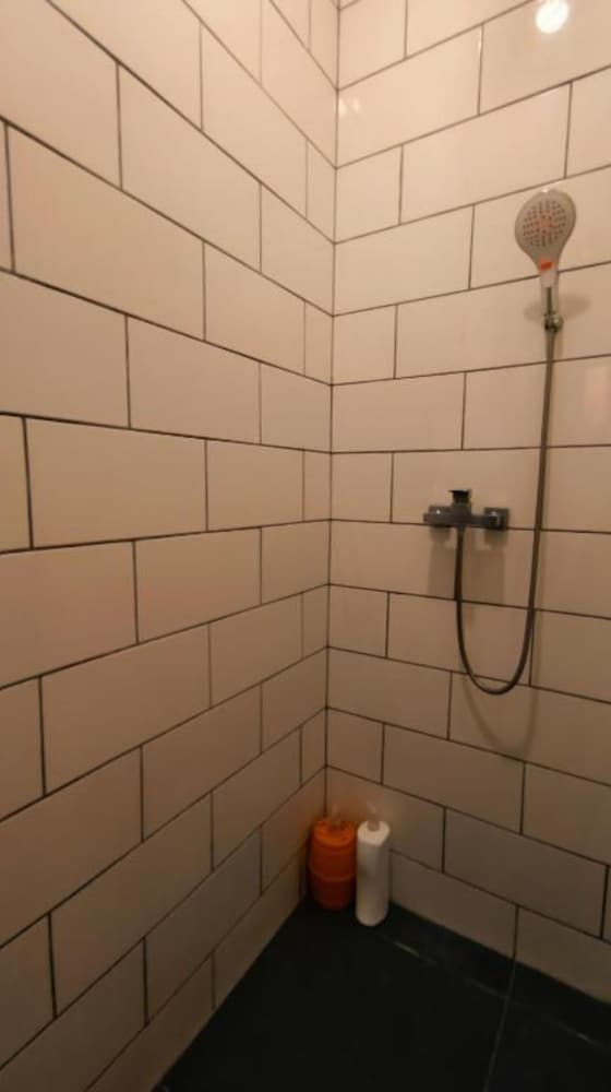 Фото Beds In Garden Hostel Sdn Bhd