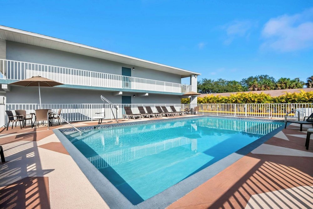 Фото Quality Inn near Blue Spring