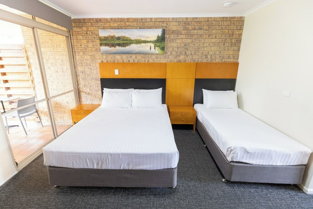 Фото Sundowner Hotel Motel