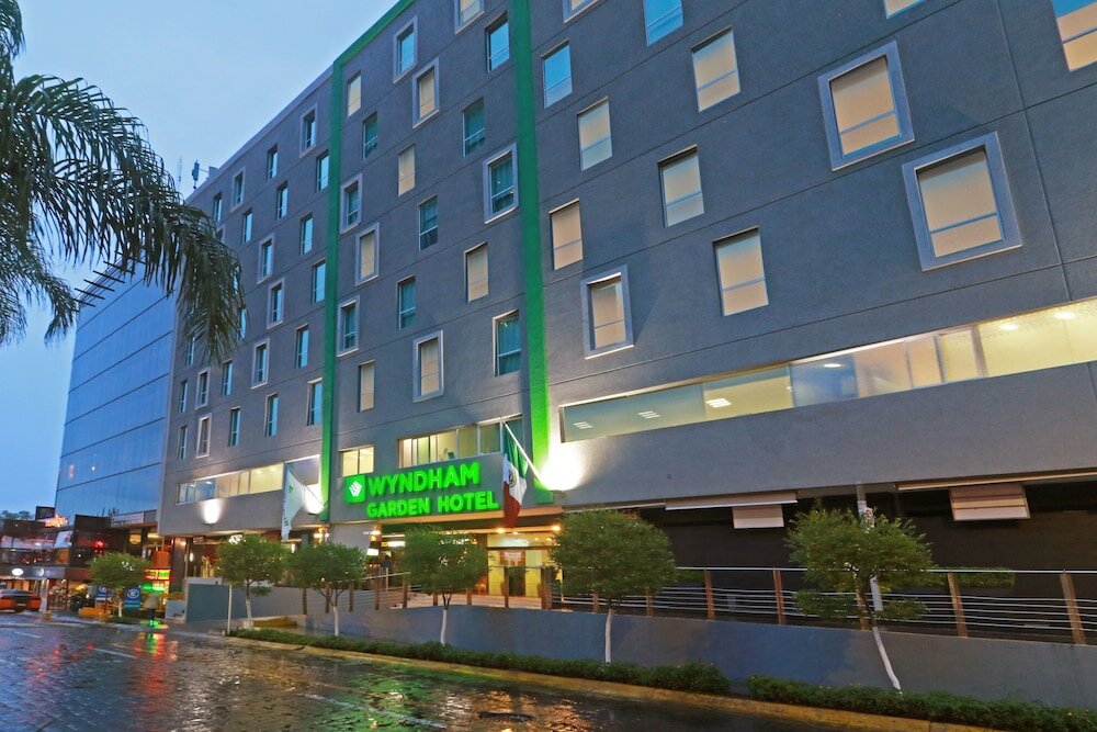 Фото Wyndham Garden Guadalajara Acueducto
