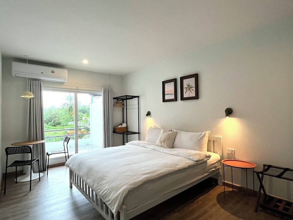 Фото Nautical Home Bed & Breakfast Khaolak