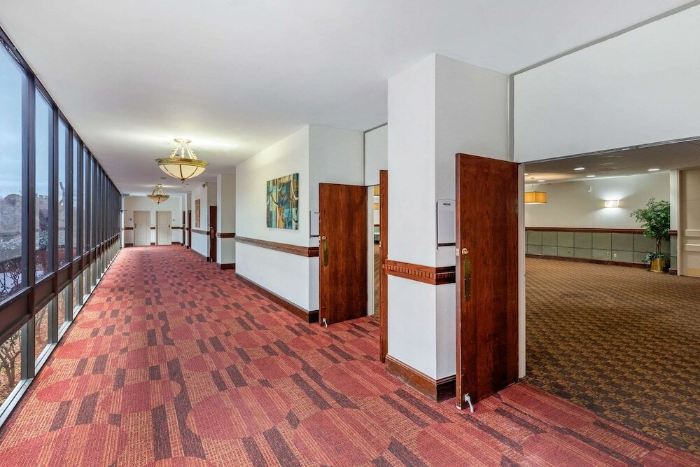 Фото Quality Inn Tyler - Lindale