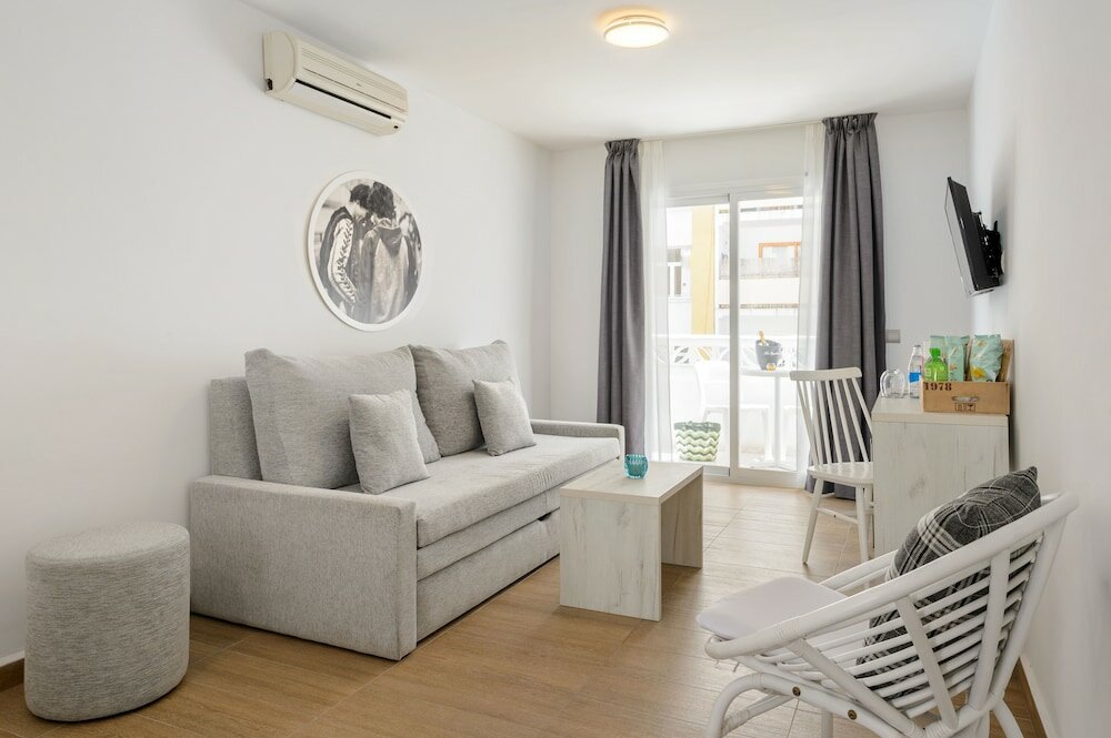 Фото Hotel Playasol Lei Ibiza - Adults Only