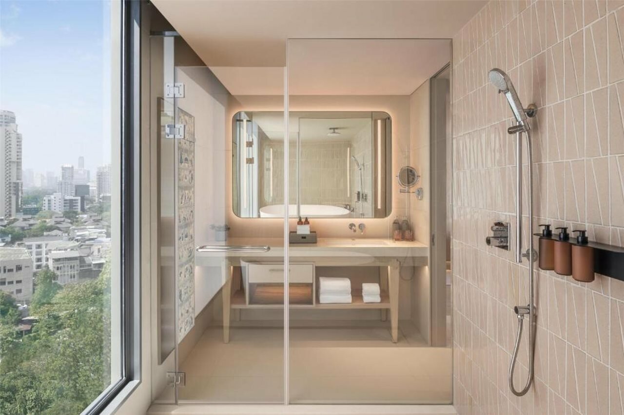 Фото Kromo Bangkok Curio Collection by Hilton