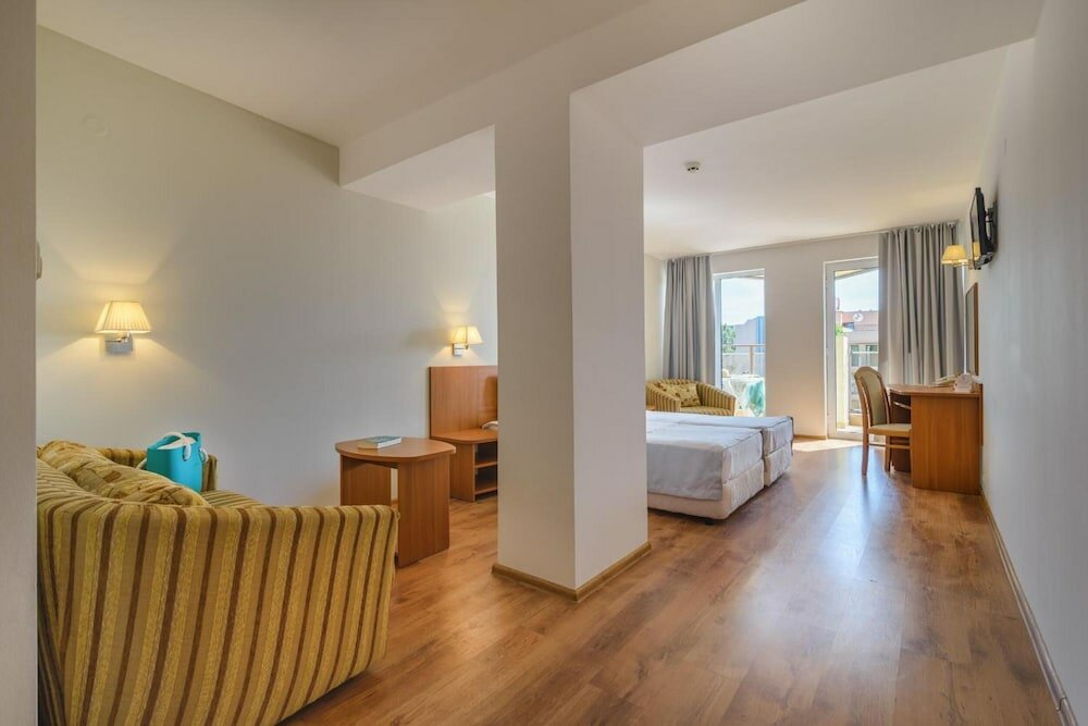 Фото Madara Park Hotel