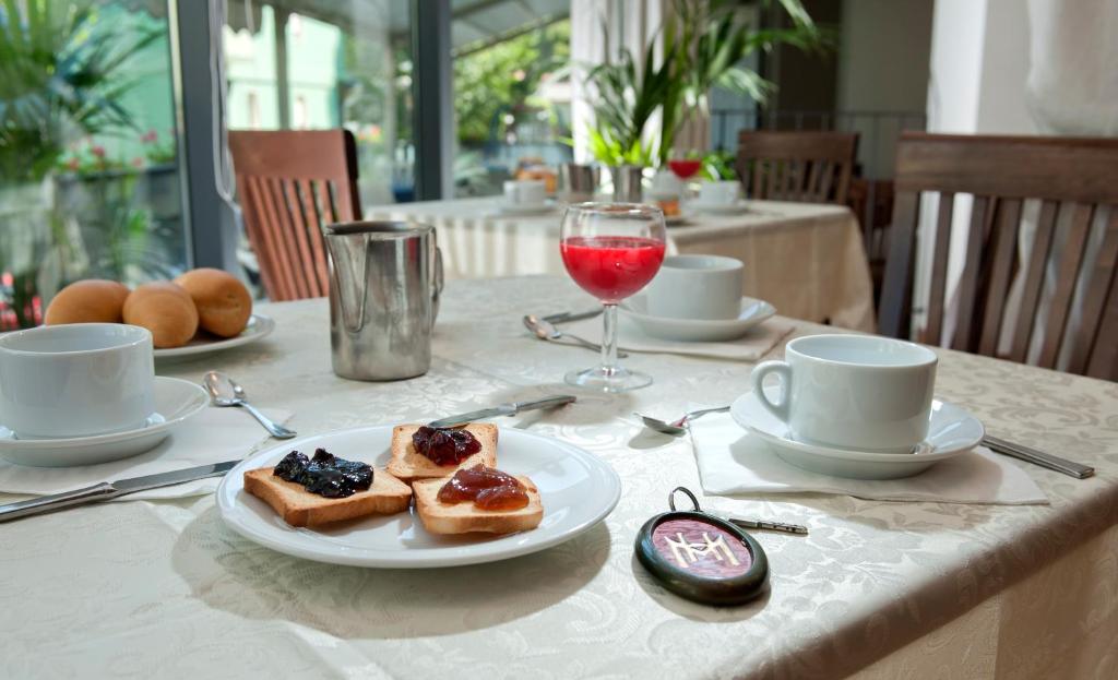 Фото Hotel Madison