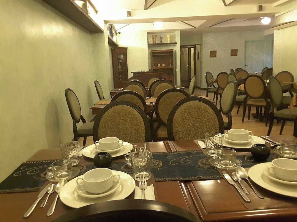 Фото Lee Boutique Hotel Tagaytay