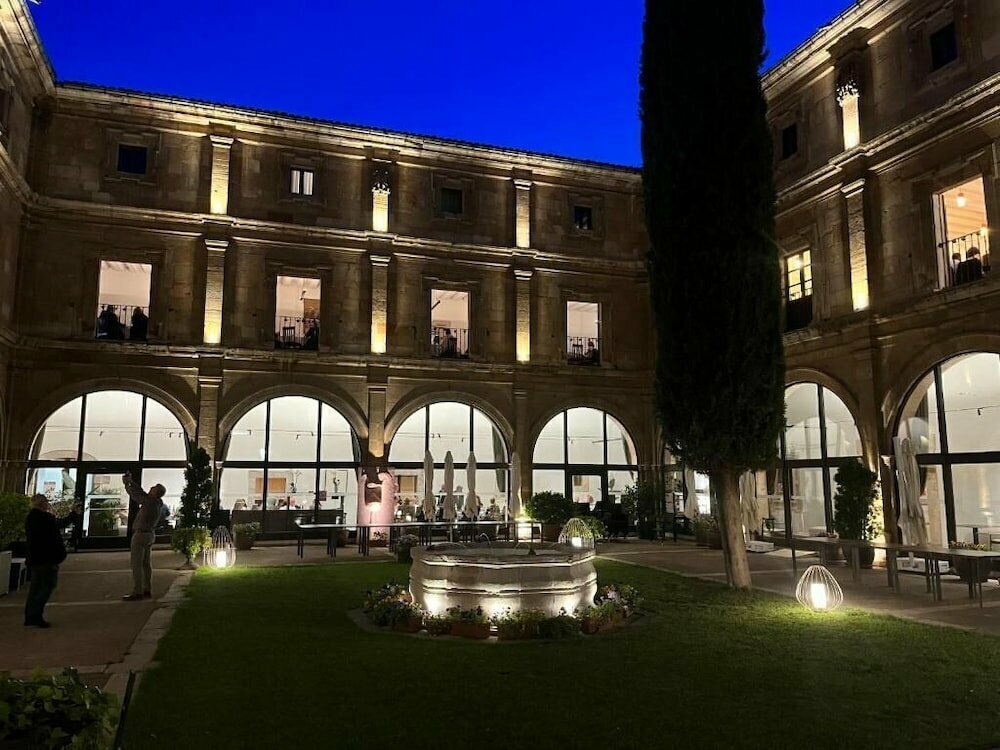 Hotel Hotel Real Colegiata San Isidoro, Leon, photo