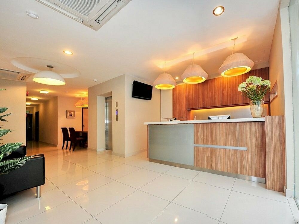 Фото Station Eight Inn