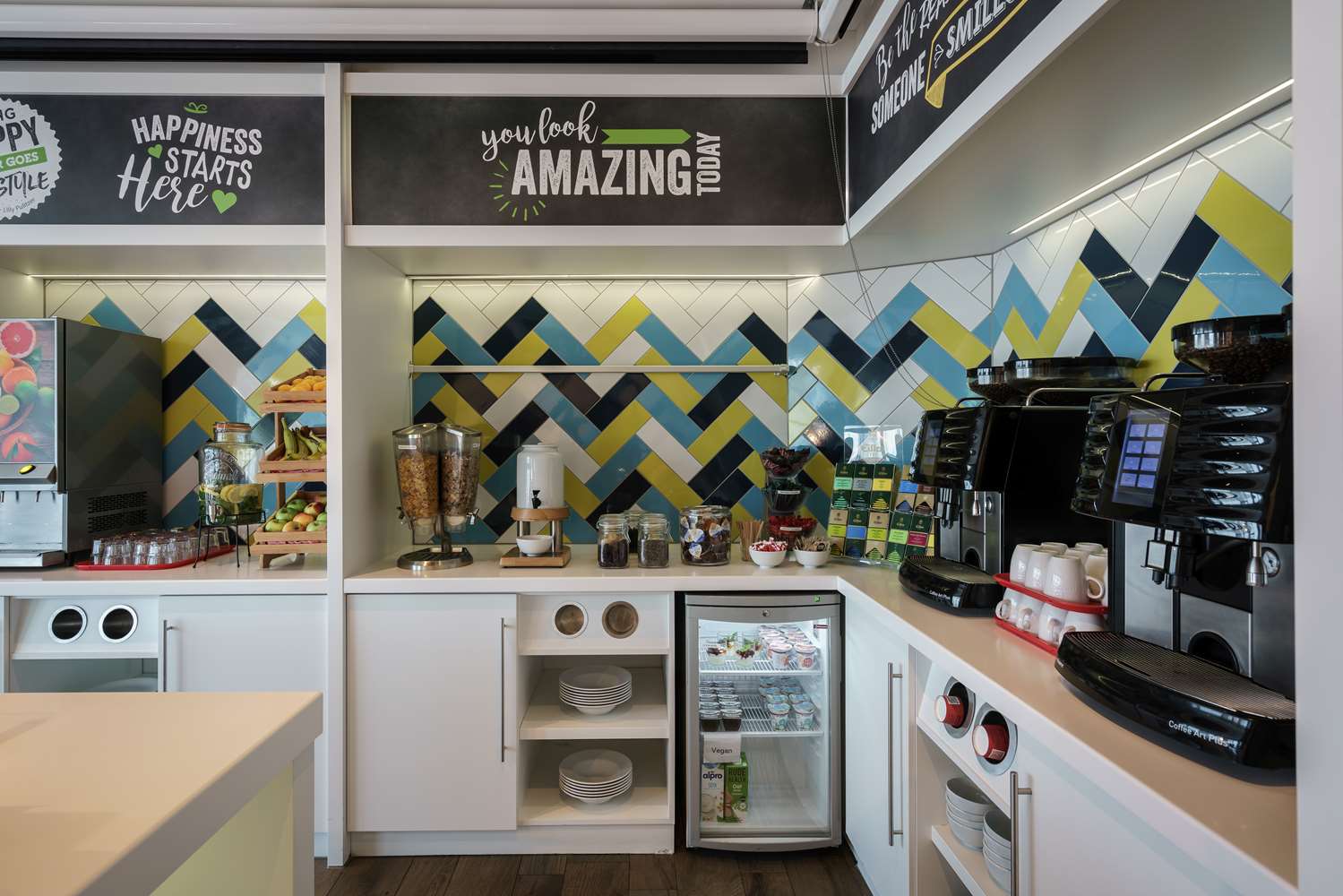 Фото Hampton by Hilton Amsterdam Centre East