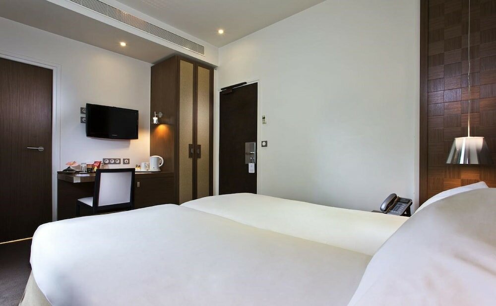 Фото Hotel Le Colisee