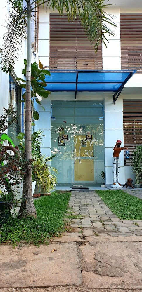 Фото Hotel Crown Plaza Katunayake