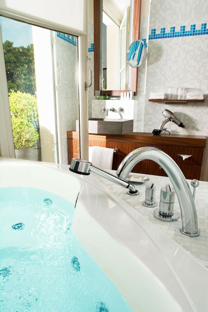 Фото Grand Hotel Champs-Elysees