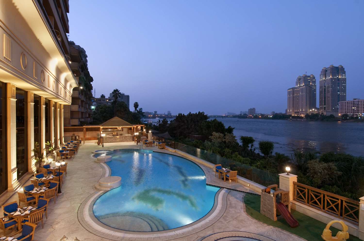 Фото Hilton Cairo Zamalek Residences