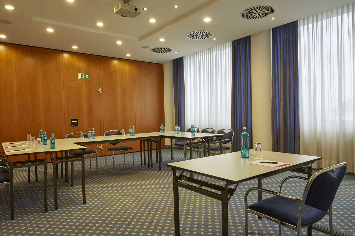 Фото H4 Hotel Kassel