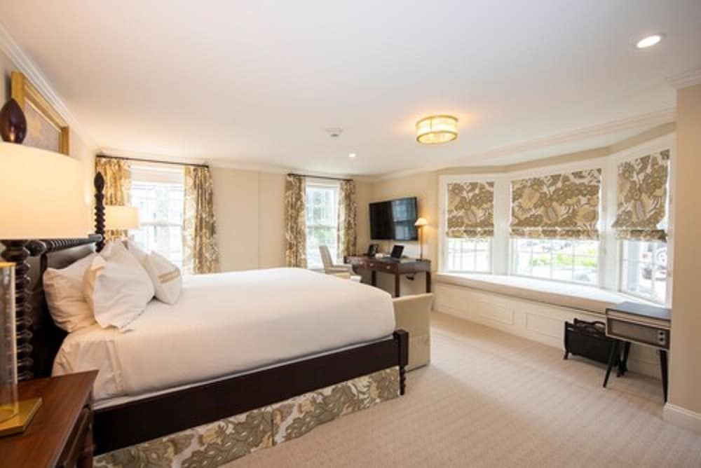 Фото Jared Coffin House