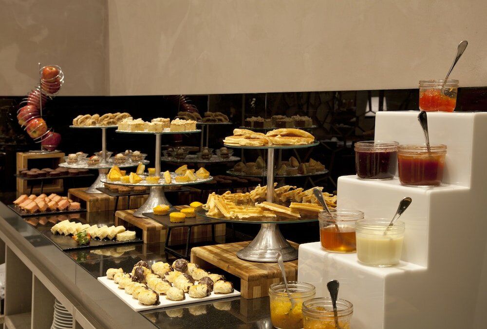 Фото Nh Curitiba The Five