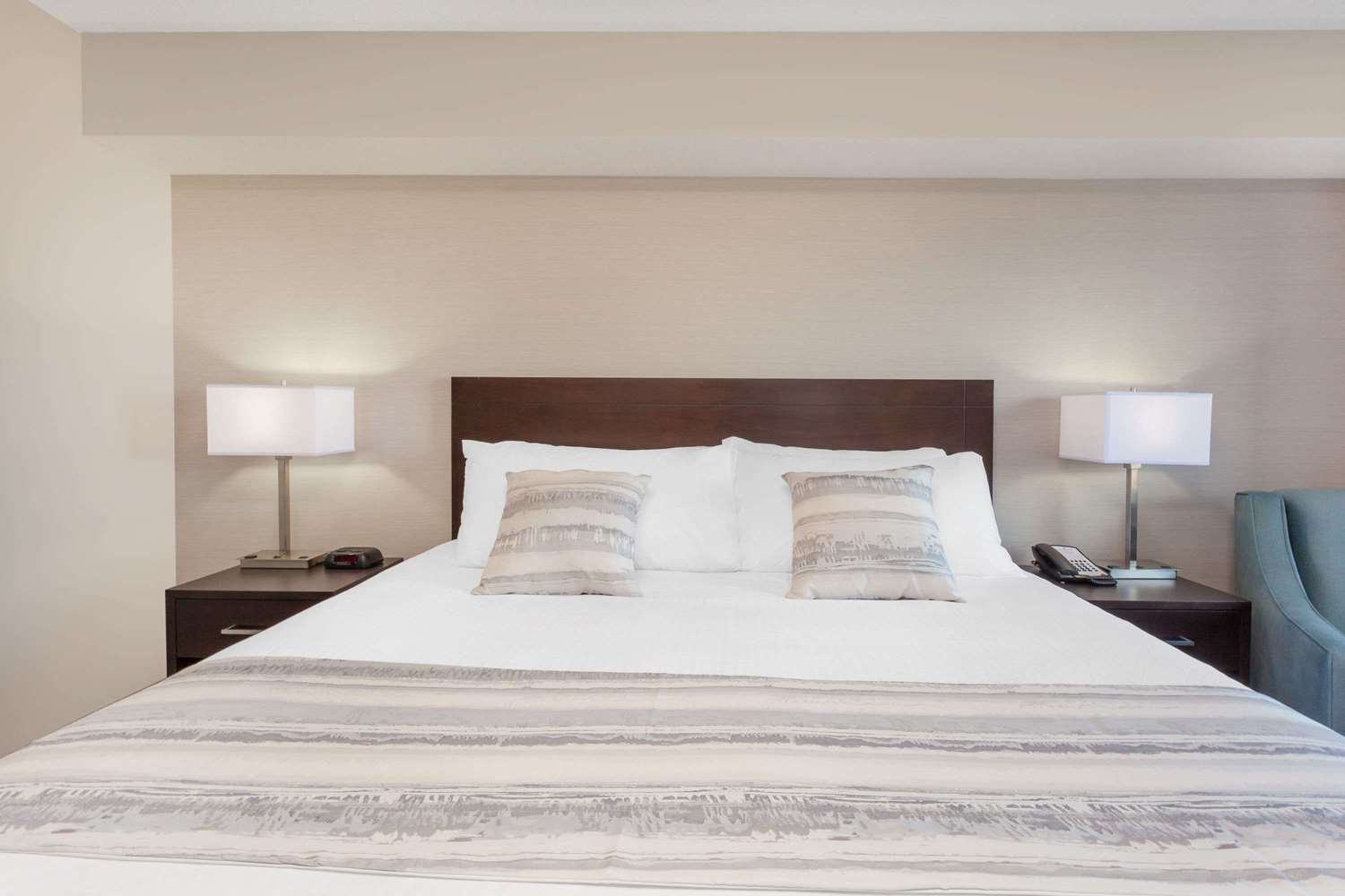 Фото Ramada by Wyndham Grassland