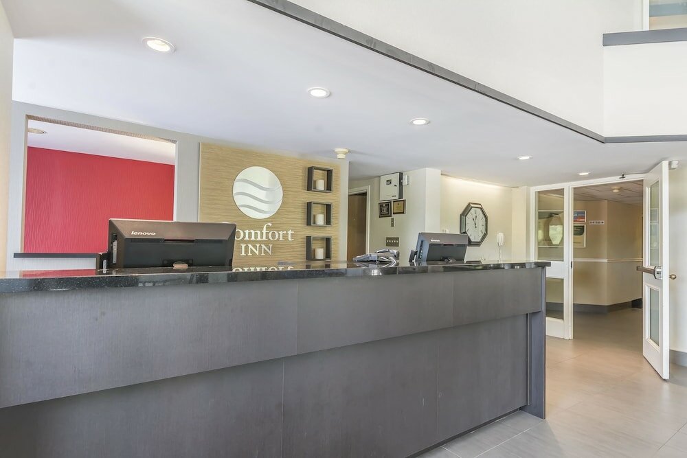 Фото Comfort Inn Cobourg