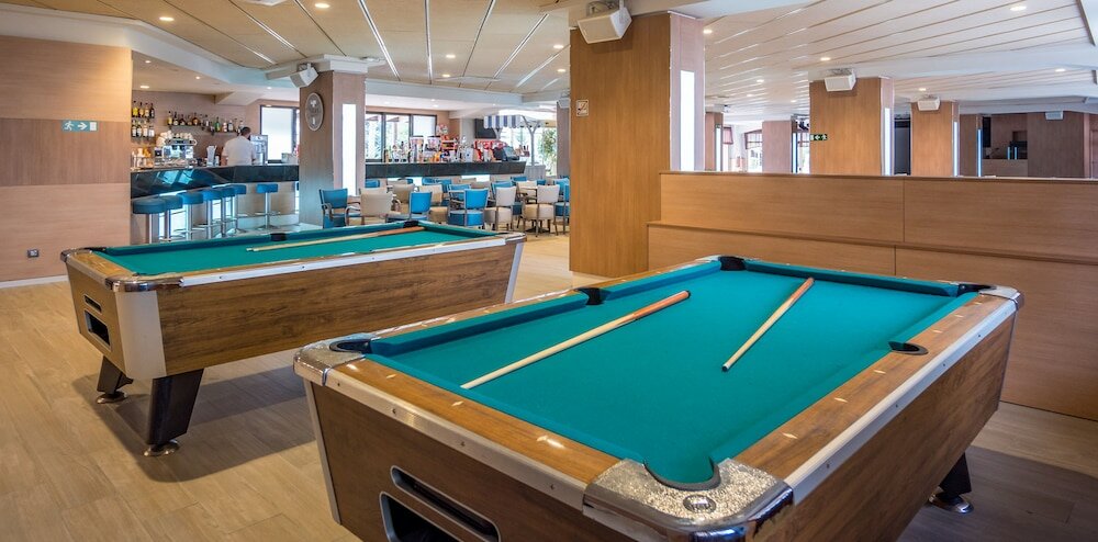 Фото Golden Avenida Family Suites