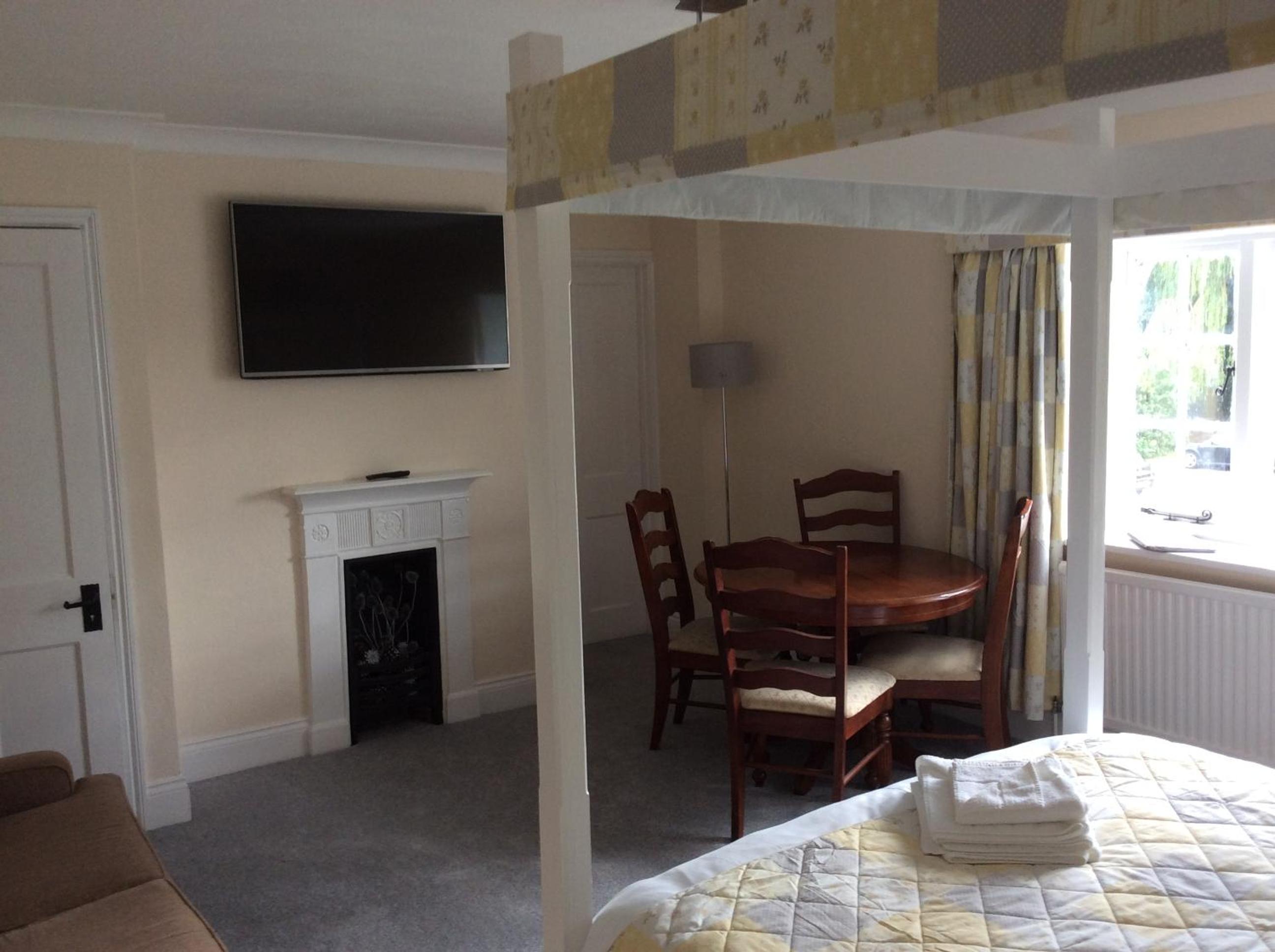 Фото The Highwayman Hotel