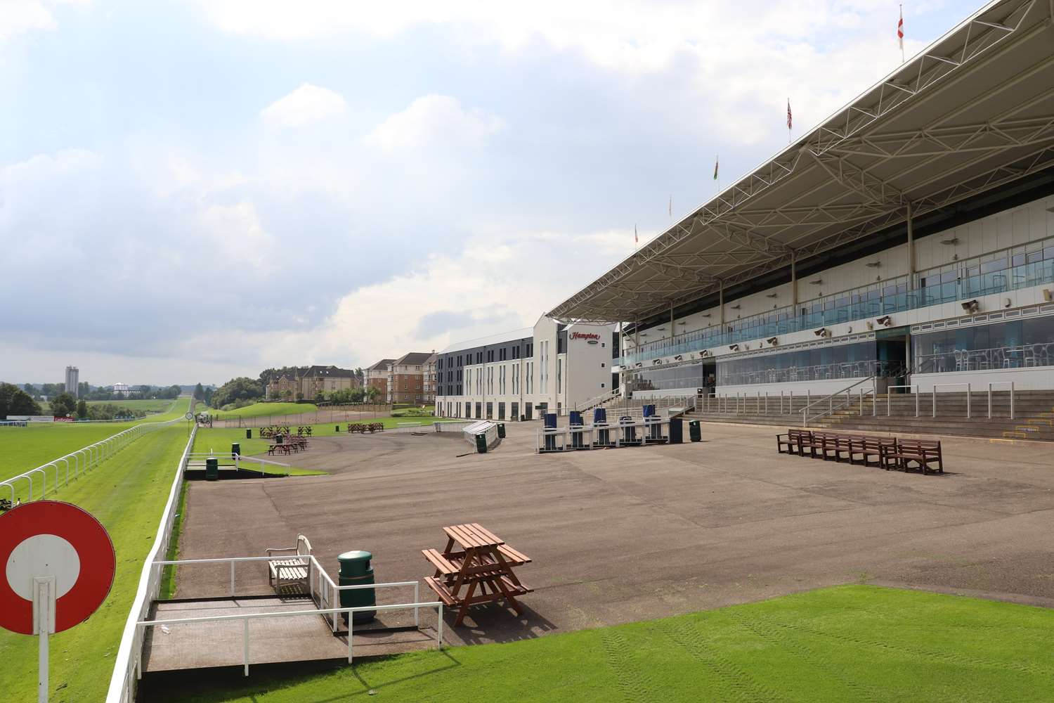 Фото Hampton by Hilton Hamilton Park