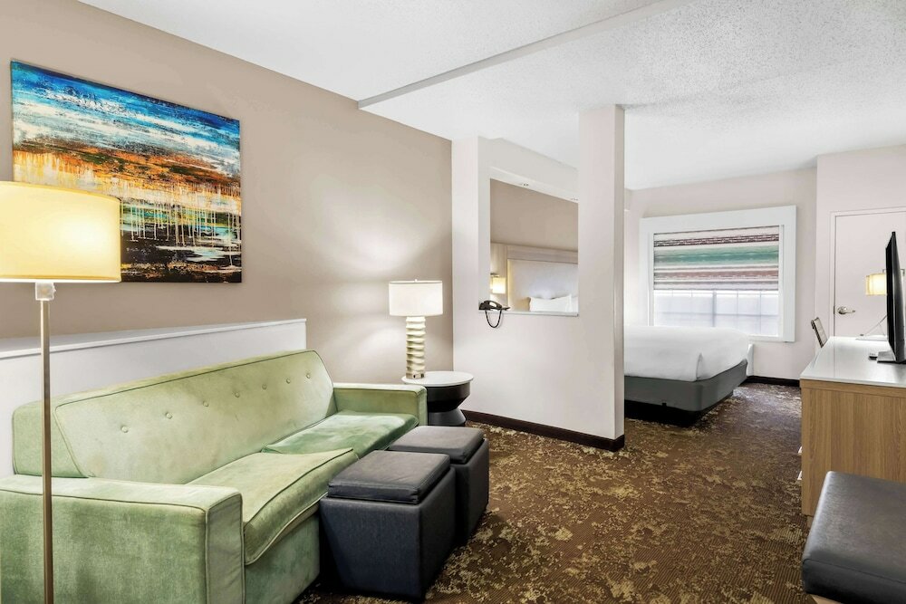 Фото Best Western Worlds of Fun Inn & Suites