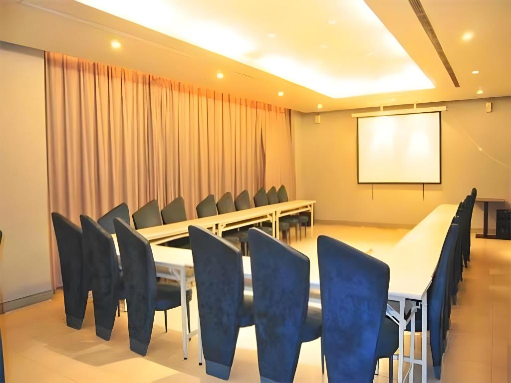 Фото Jingjiang Inn Chongqing Eling Metro Station