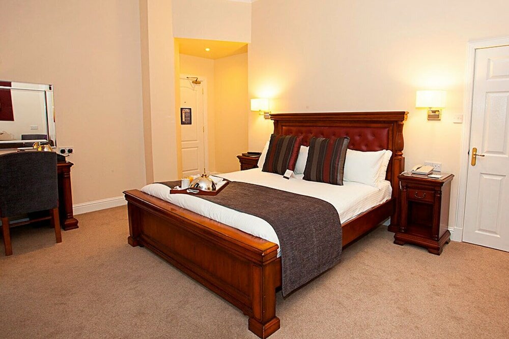 Фото Aberdeen Douglas Hotel