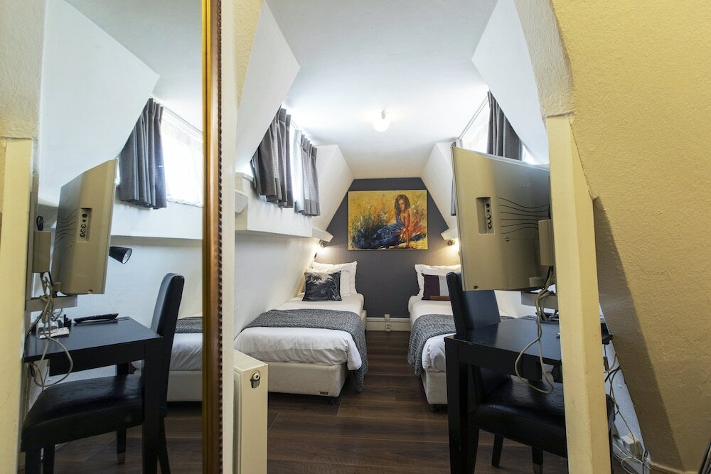 Фото Quentin England Hotel