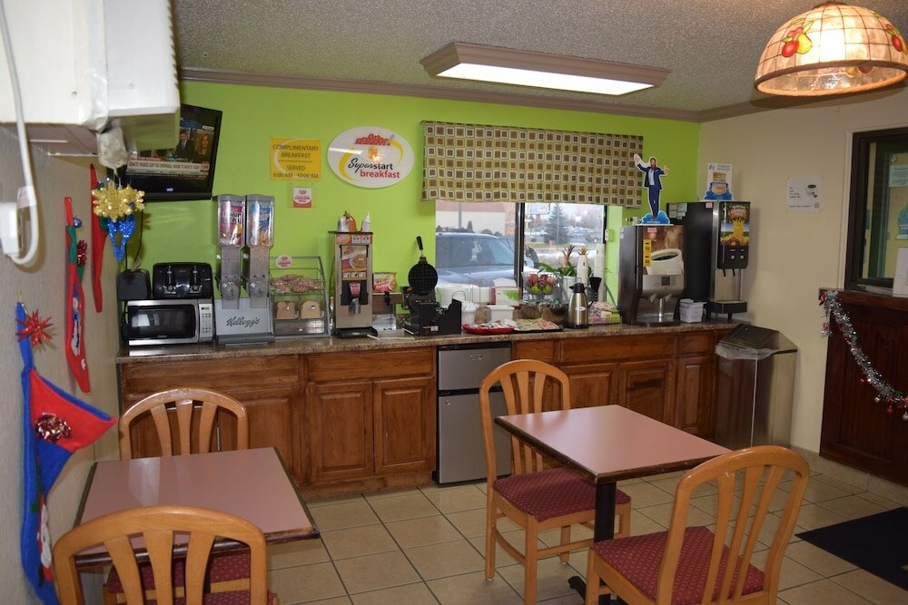 Фото Super 8 by Wyndham Saginaw