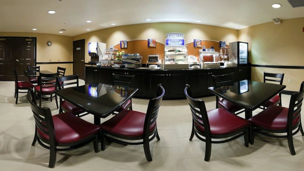 Фото Holiday Inn Express & Suites Columbus East Reynoldsburg, an Ihg Hotel