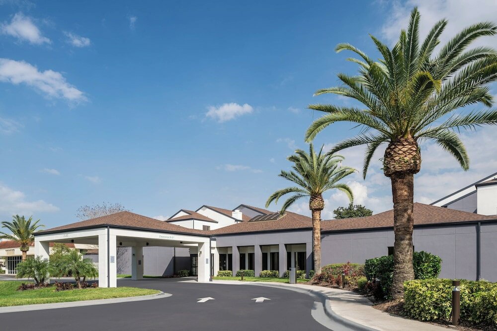 Фото Courtyard by Marriott Orlando Airport