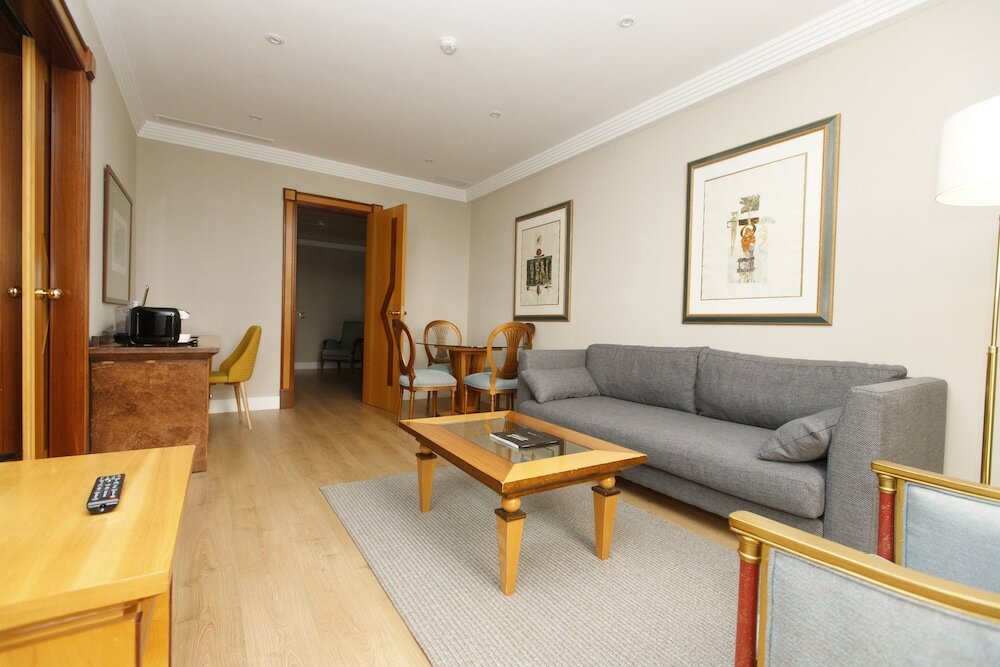 Фото Oca Puerta del Camino Hotel