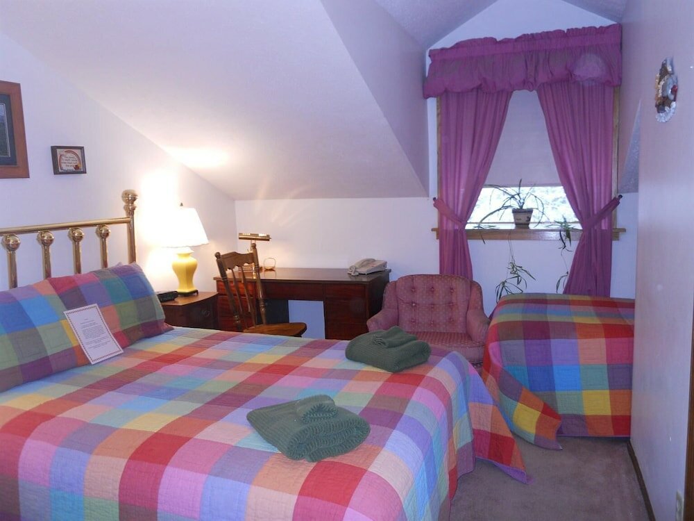 Фото 7 Gables Inn & Suites