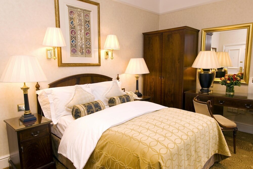 Фото The Colonnade