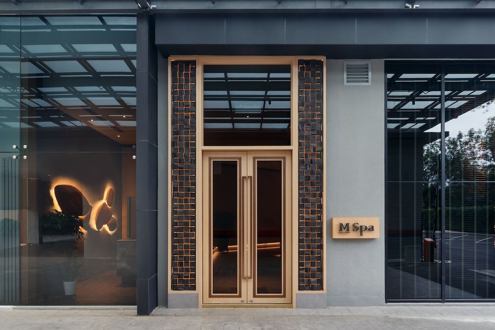 Фото M Resort & Hotel