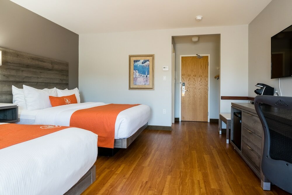 Фото Amsterdam Inn & Suites Moncton