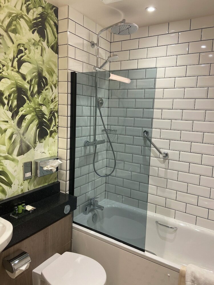 Фото The Caledonian Hotel