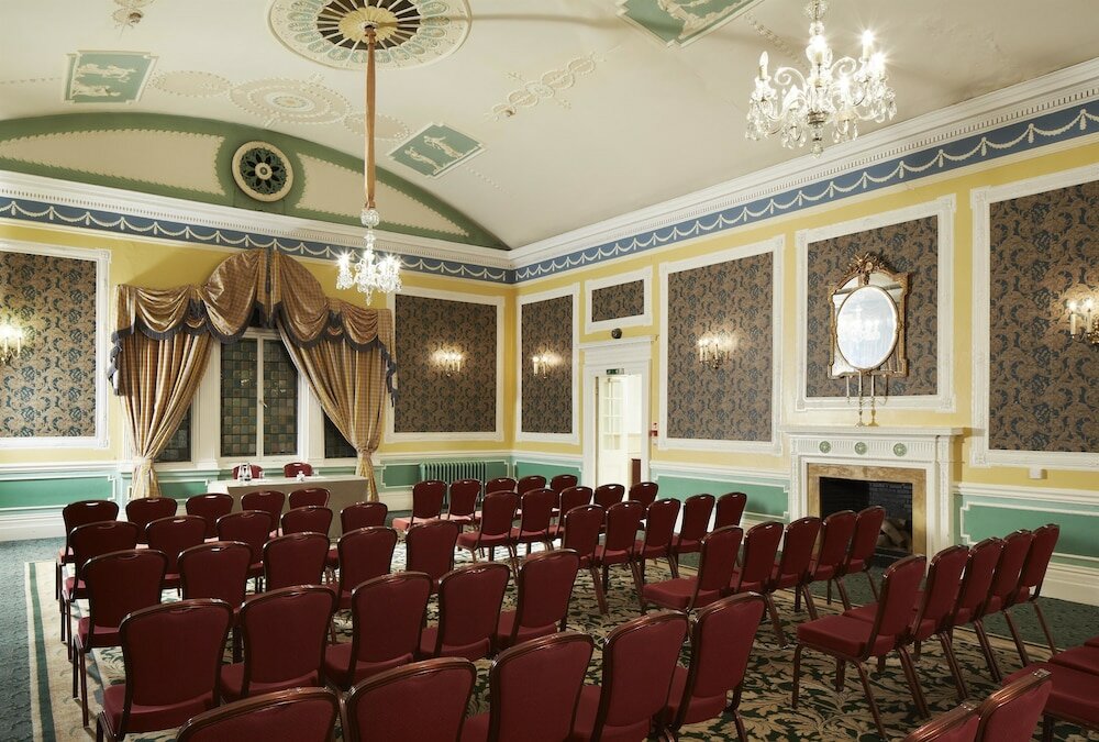 Фото The Old Ship Hotel